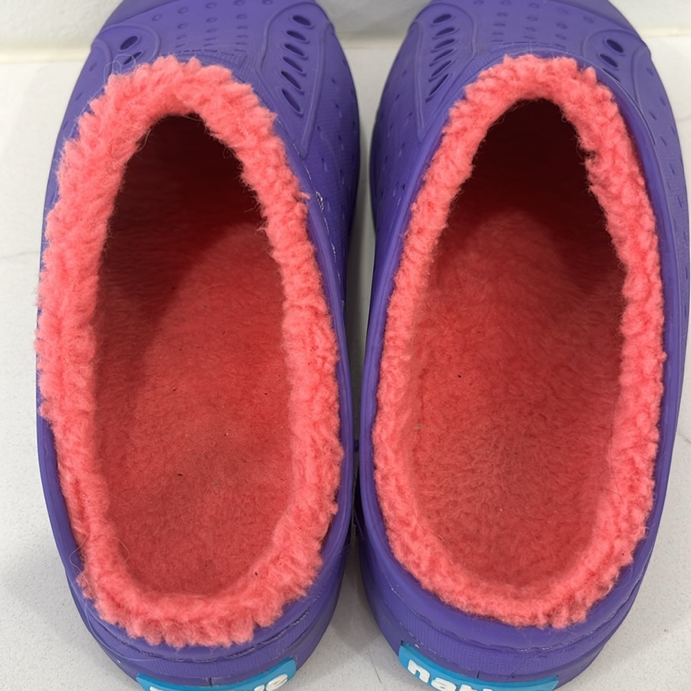 Native Slippers - Picture 3 of 7